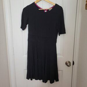 $148 Vince Camuto Black Stretch Short Sleeve Fit & Flare LBD Dress Medium 8